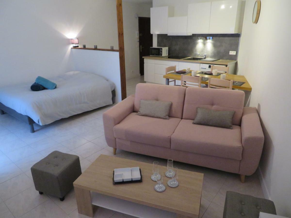 Le STUDIO LA PLAGE 3 ETOILES face à la mer Bénodet Extérieur photo