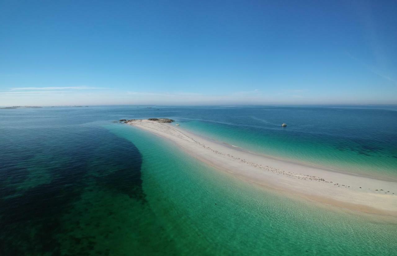 Le STUDIO LA PLAGE 3 ETOILES face à la mer Bénodet Extérieur photo